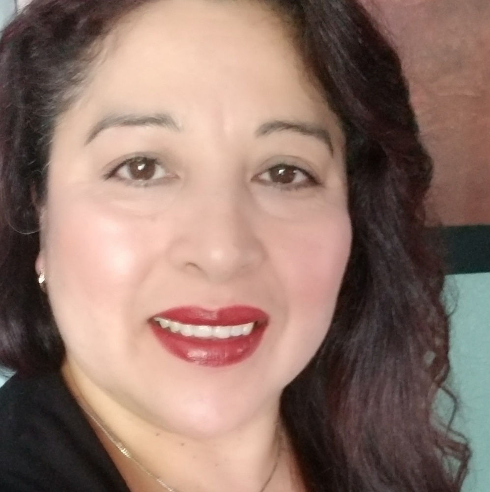 Meet your Posher, Elena